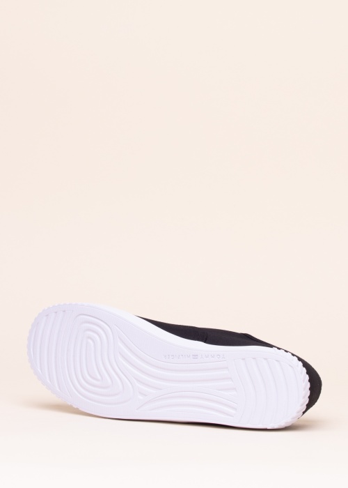 Tommy Hilfiger kedas