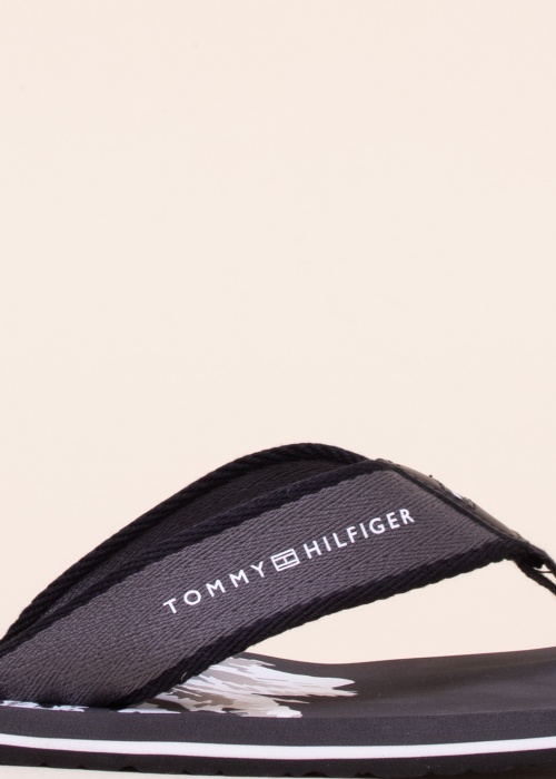 Tommy Hilfiger iešļūcenes