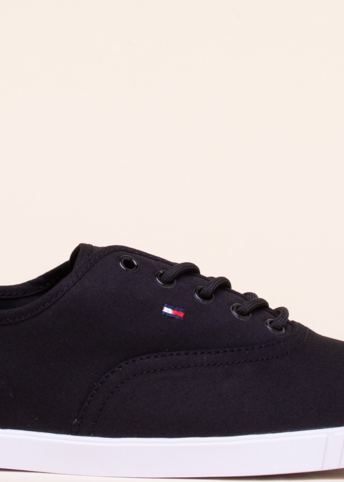 Tommy Hilfiger kedas