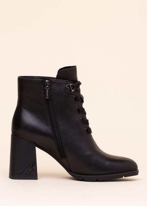 Loretta Vitale puszābaki