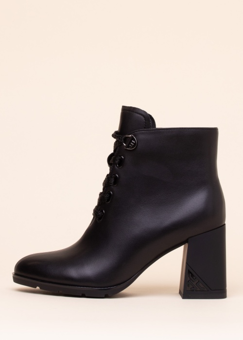 Loretta Vitale puszābaki