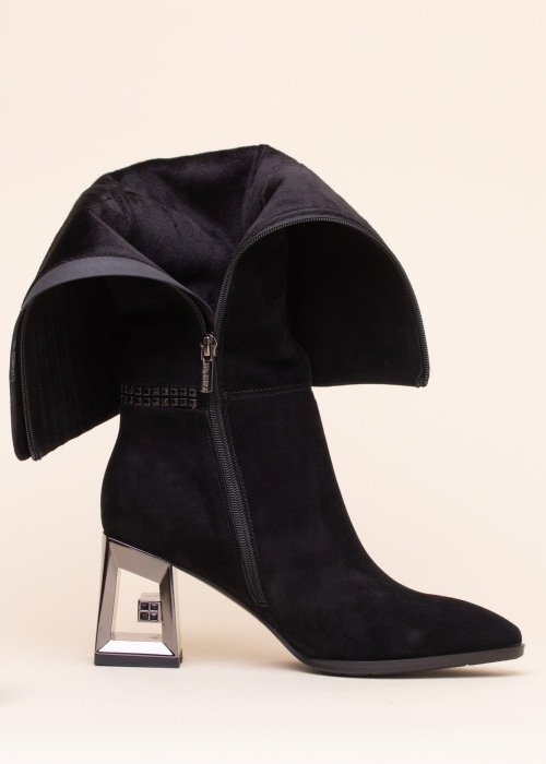 Loretta Vitale zābaki