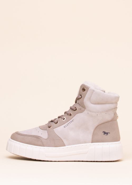 Mustang Kedas ar siltu oderi