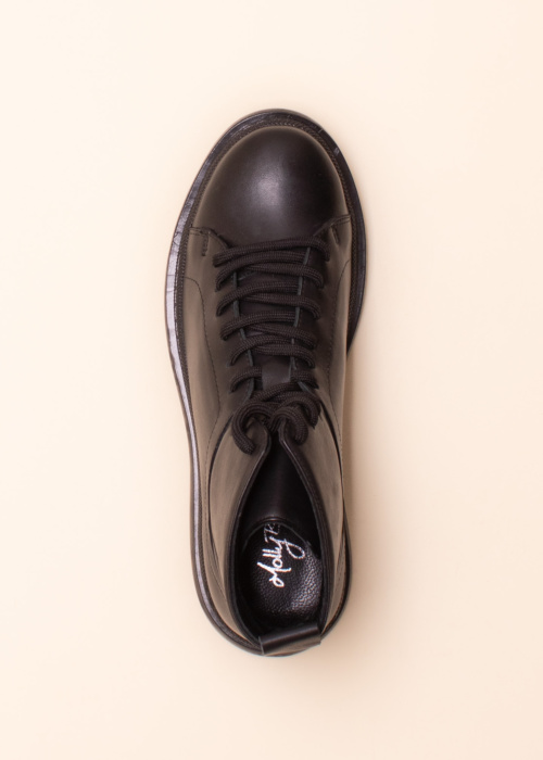 Molly Bessa puszābaki