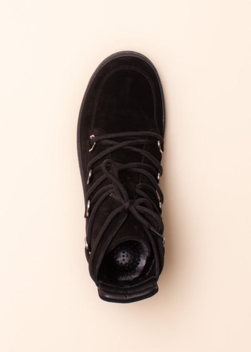 Molly Bessa puszābaki