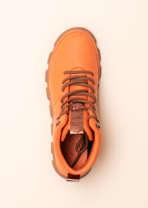 Molly Bessa puszābaki