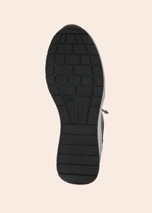 Кроссовки Caprice