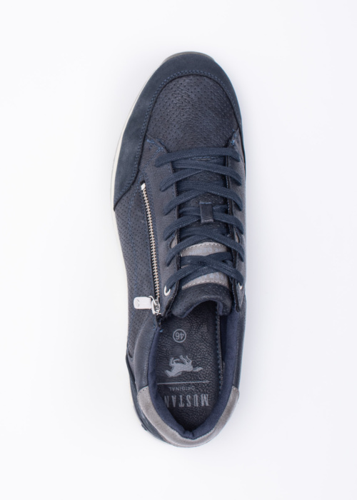 Кроссовки Mustang