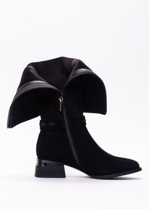 Loretta Vitale zābaki