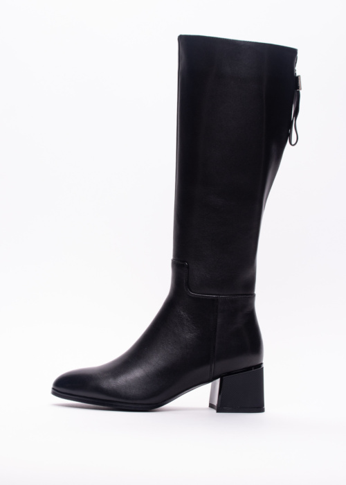 Loretta Vitale zābaki