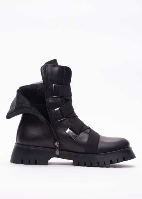 Molly Bessa puszābaki