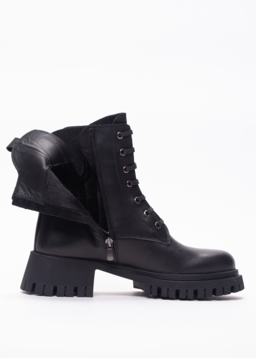 Molly Bessa puszābaki