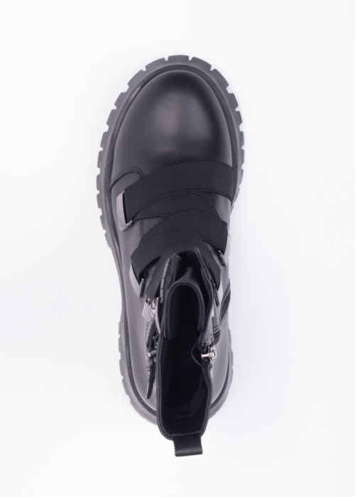 Molly Bessa puszābaki