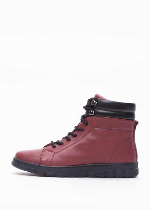 Molly Bessa puszābaki