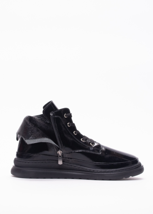 Molly Bessa puszābaki