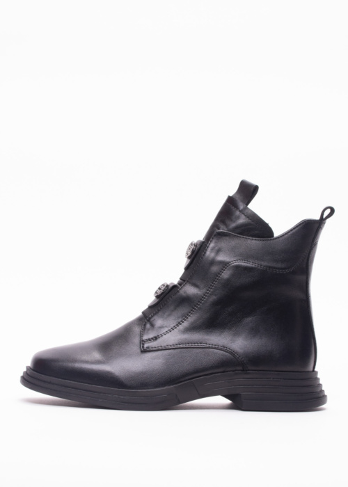 Molly Bessa puszābaki