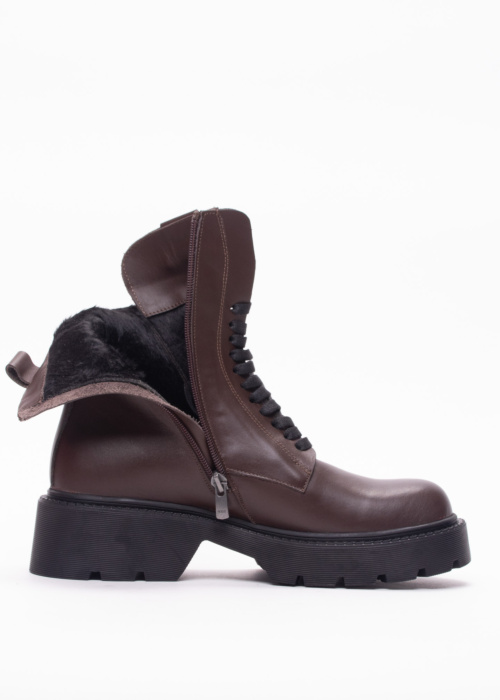 Molly Bessa puszābaki