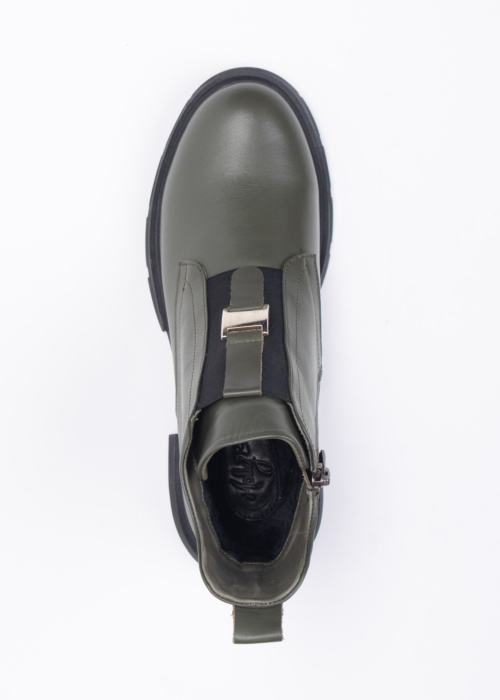 Molly Bessa puszābaki