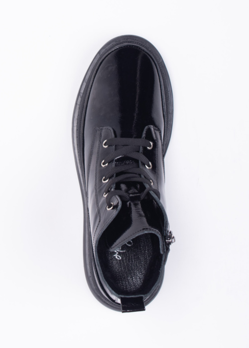 Molly Bessa puszābaki