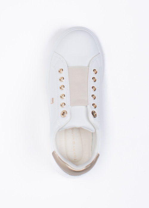 Tommy Hilfiger kedas Crystal