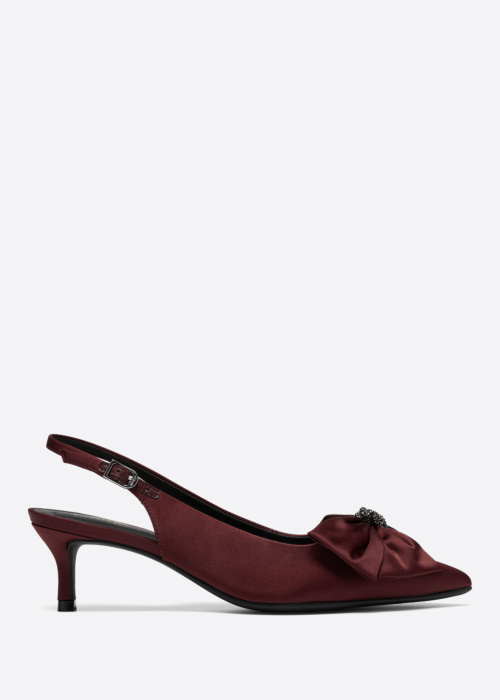 Clarks slēgtas kurpes Zarey Bella