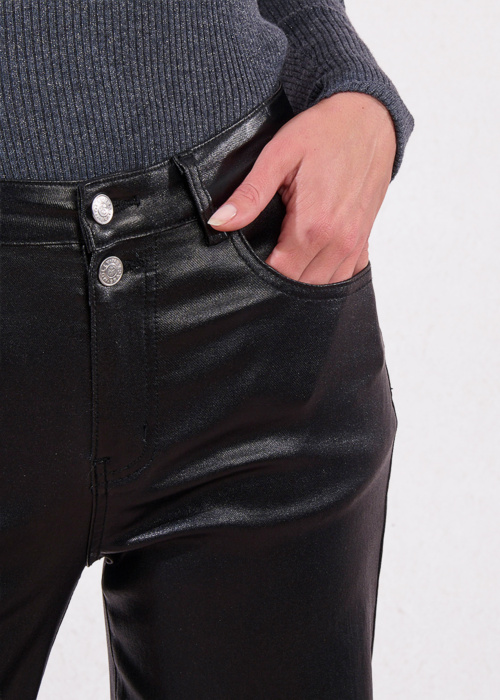 Molly Bracken bikses