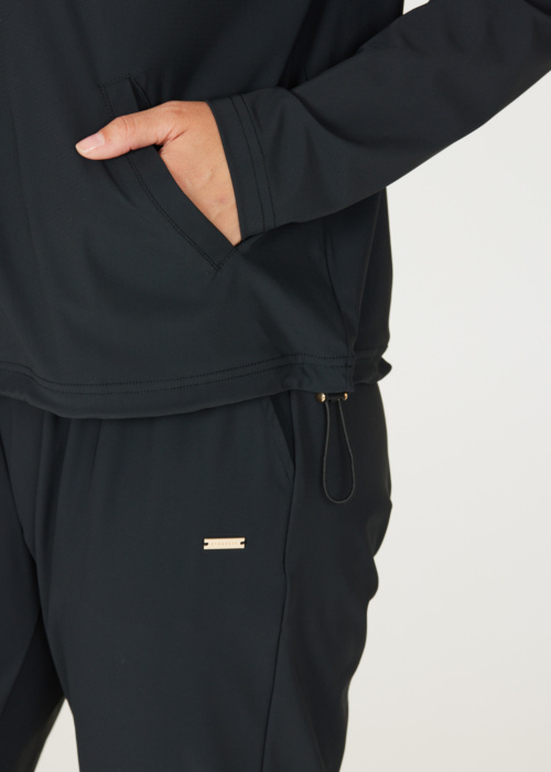 Athlecia sporta jaka Amisa