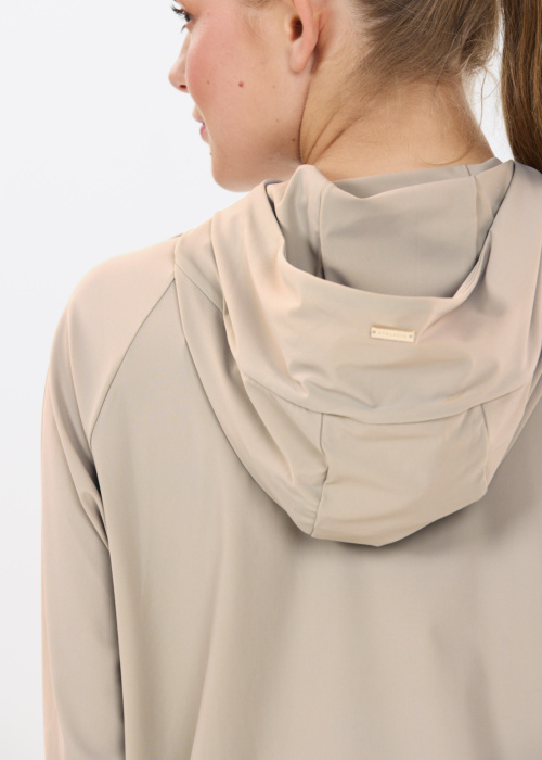 Athlecia sporta jaka Amisa