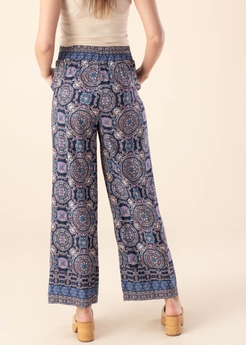 Molly Bracken bikses