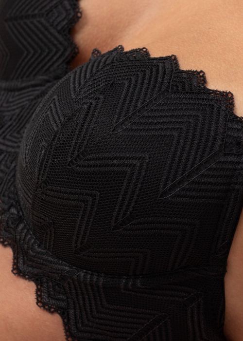 Naturana krūšturis