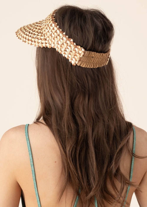 Esprit cepure ar nagu