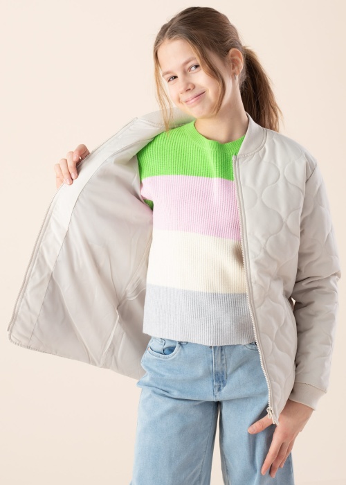 Only pavasara-rudens virsjaka Anna