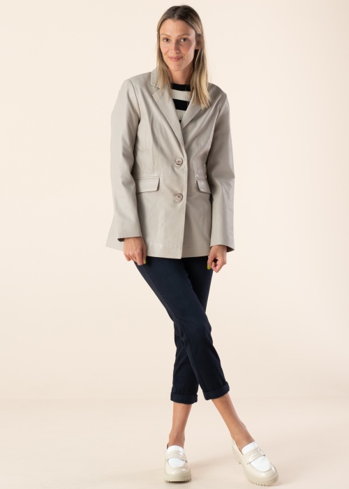 Saki Īsā jaka Elsa