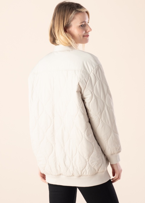 Only pavasara-rudens virsjaka Tina