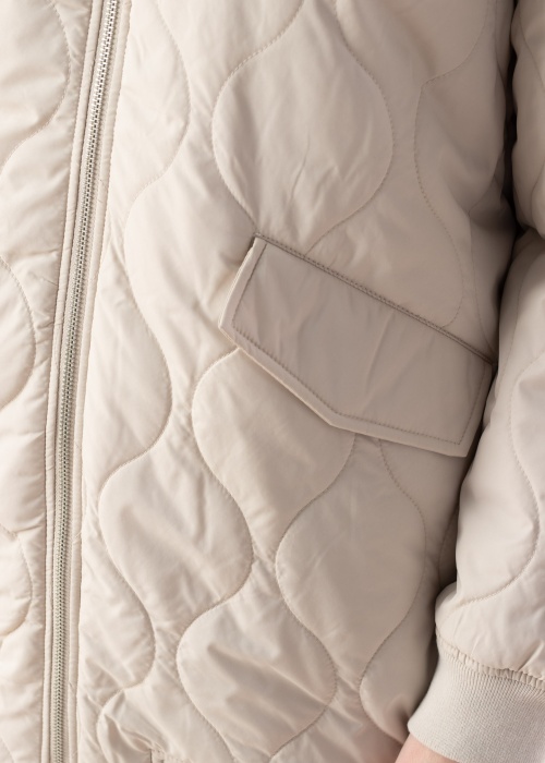 Only pavasara-rudens virsjaka Tina