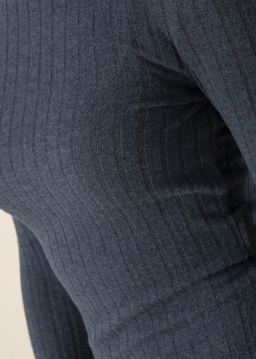 Noisy May kleita Village