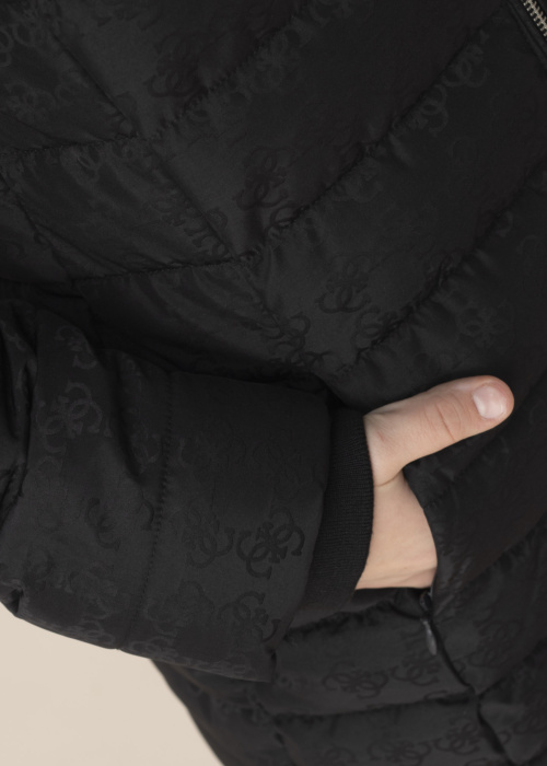 Guess ziemas metelis