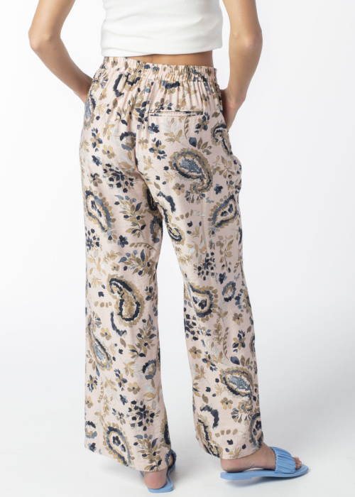 Fransa bikses Ariana