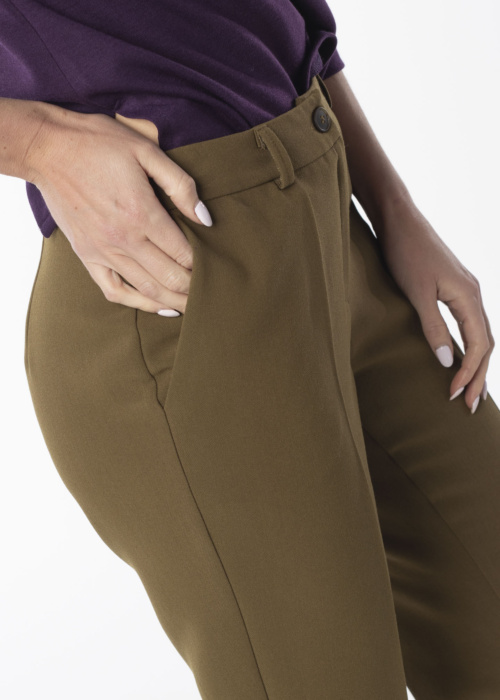 Брюки со стрелками Kairi Vilderson