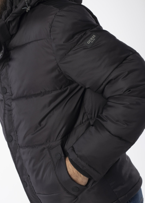 Guess Ziemas virsjaka