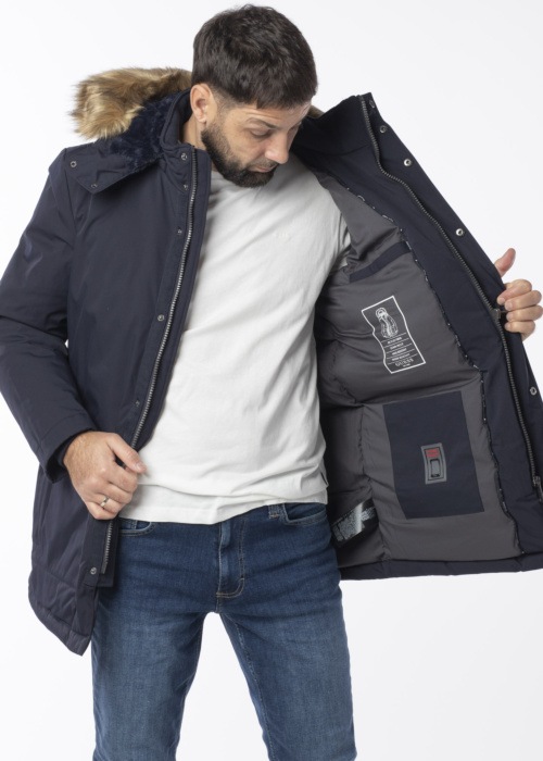 Зимняя парка Guess