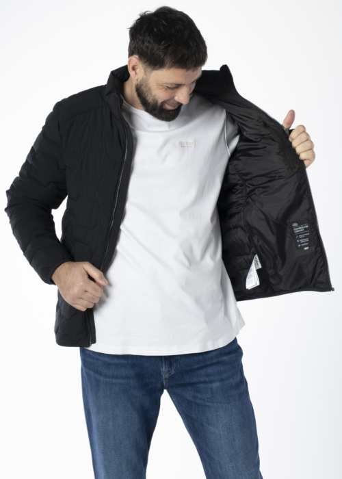 Five Seasons pavasara-rudens virsjaka Nicolas