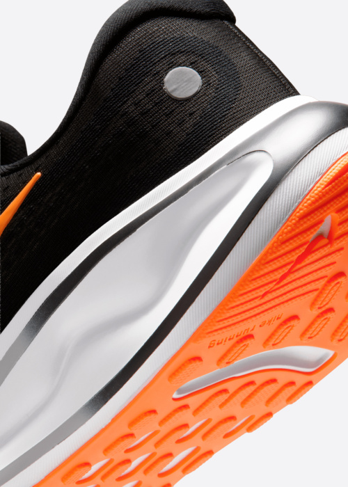 Беговые кроссовки Journey Run Nike