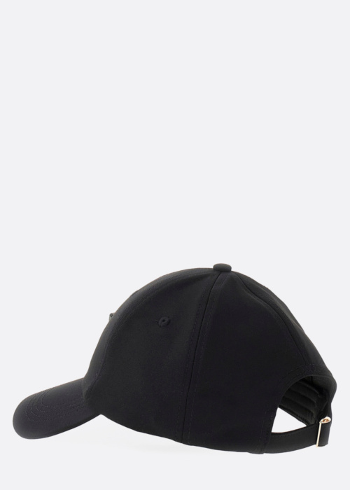 Guess cepure ar nagu Noemie