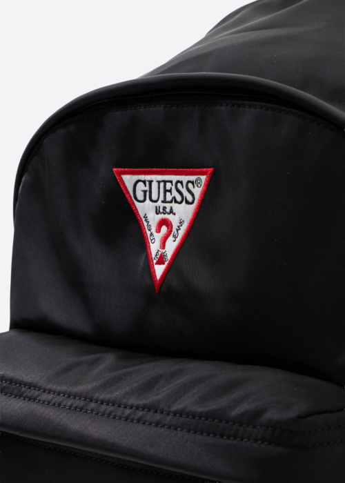 Guess mugursoma
