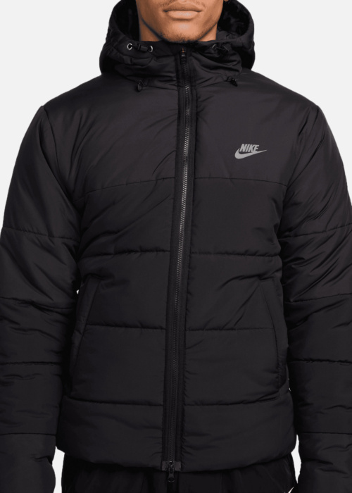 Nike Ziemas virsjaka