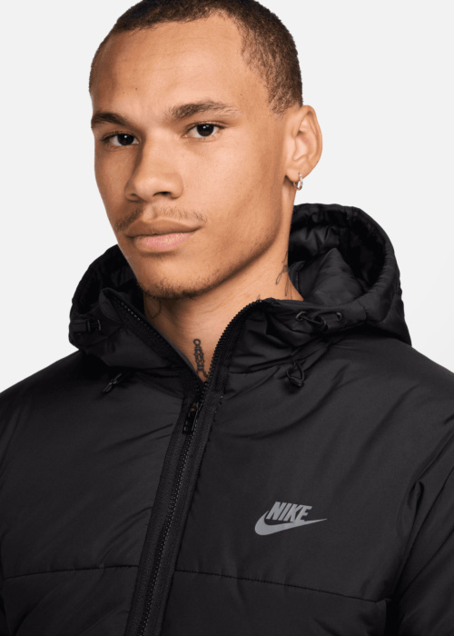 Nike Ziemas virsjaka