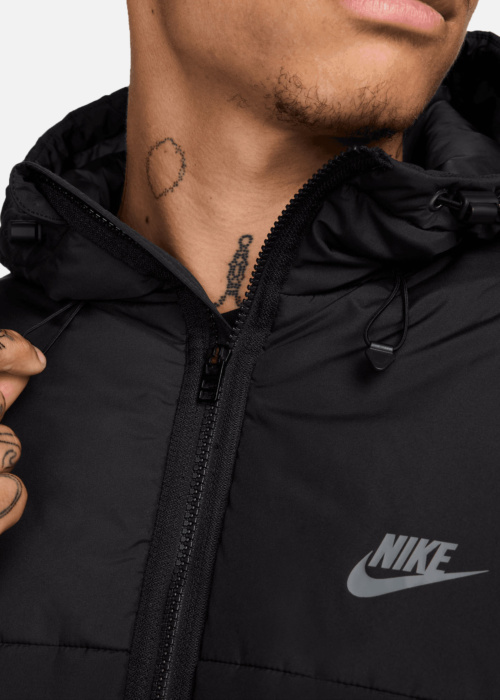 Nike Ziemas virsjaka