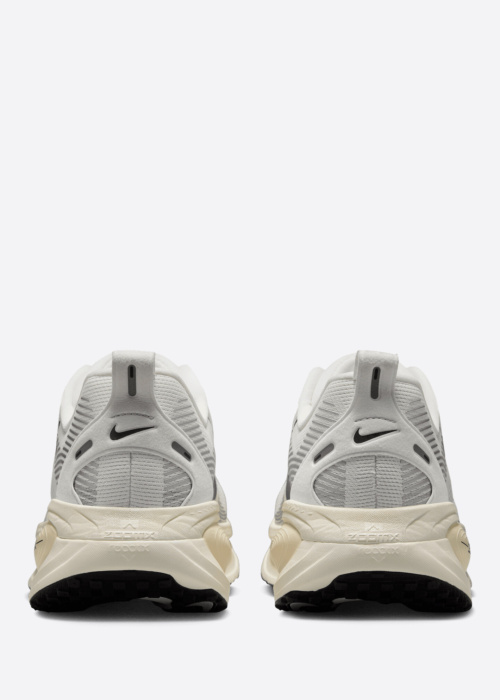 Nike apavi skriešanai Vomero 18