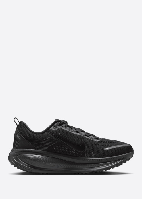 Беговые кроссовки Vomero 18 Nike